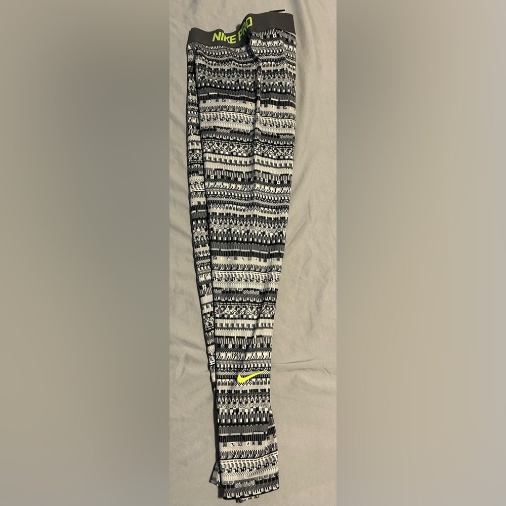 Nike Pro Black and White Dri-FIT Active Shorts- size xs